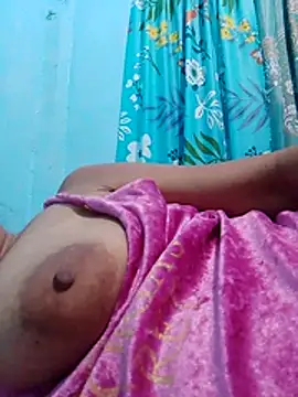 Snapshot of sexylizzy4u chatting on 01-10-26, 04:31 sexylizzy4u online show from 01-10-26, 04:31