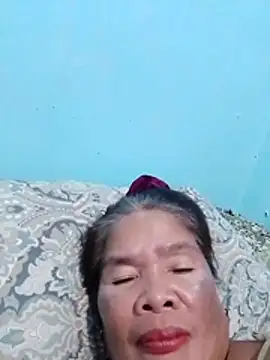 Snapshot of sexylizzy4u chatting on 02-14-26, 04:37 sexylizzy4u online show from 02-14-26, 04:37