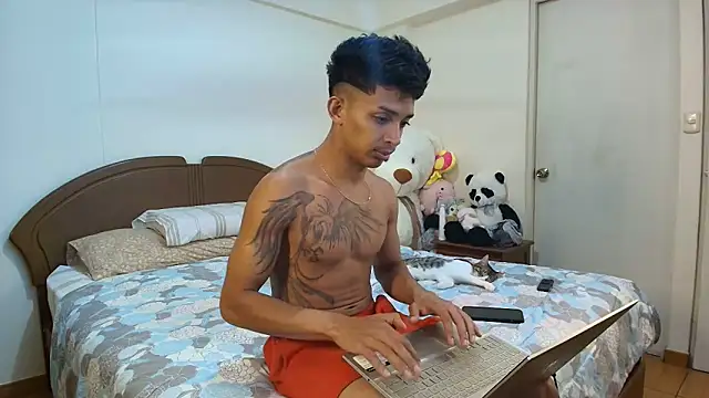 Snapshot of _dannyaldana_ chatting on 01-14-25, 04:50 dannyaldana online show from 01-14-25, 04:50