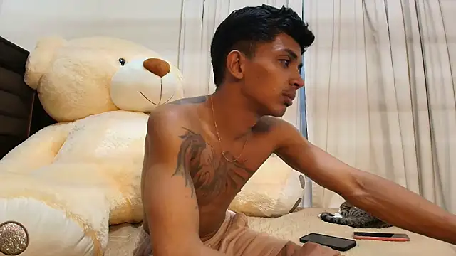 Snapshot of _dannyaldana_ chatting on 01-28-25, 08:25 dannyaldana online show from 01-28-25, 08:25