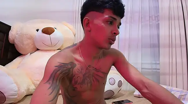 Snapshot of _dannyaldana_ chatting on 02-04-25, 10:00 dannyaldana online show from 02-04-25, 10:00