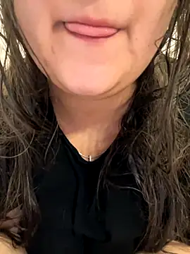 Snapshot of Jane_BBW chatting on 11-10-25, 02:43 Jane BBW online show from 11-10-25, 02:43