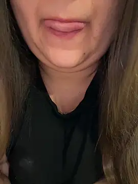 Snapshot of Jane_BBW chatting on 11-19-25, 03:01 Jane BBW online show from 11-19-25, 03:01