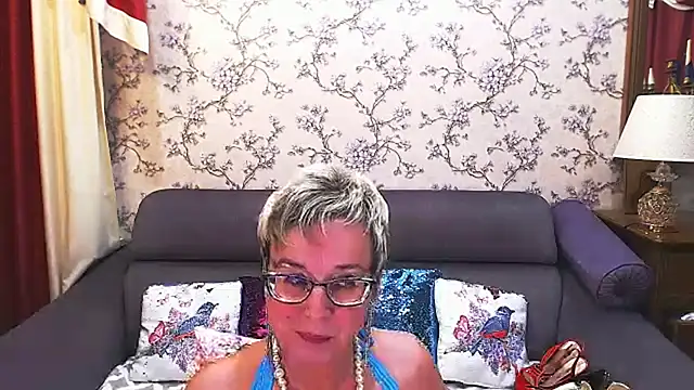 MilfyMommyXX online show from 01-25-25, 04:56