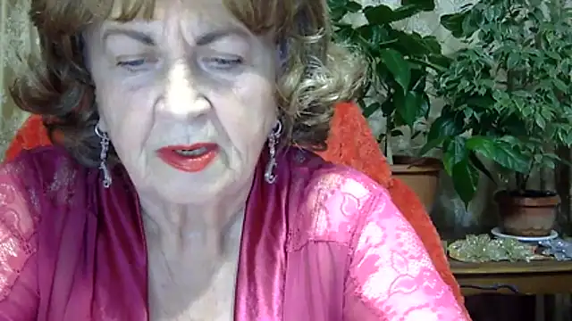 Snapshot of Emma52610 chatting on 02-14-26, 02:36 Emma52610 online show from 02-14-26, 02:36