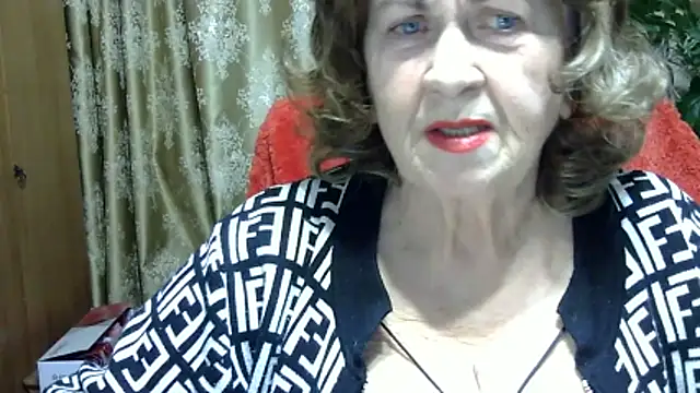 Snapshot of Emma52610 chatting on 02-20-26, 05:35 Emma52610 online show from 02-20-26, 05:35