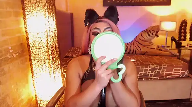 Snapshot of LavictoriaFox chatting on 03-04-25, 12:07 LavictoriaFox online show from 03-04-25, 12:07