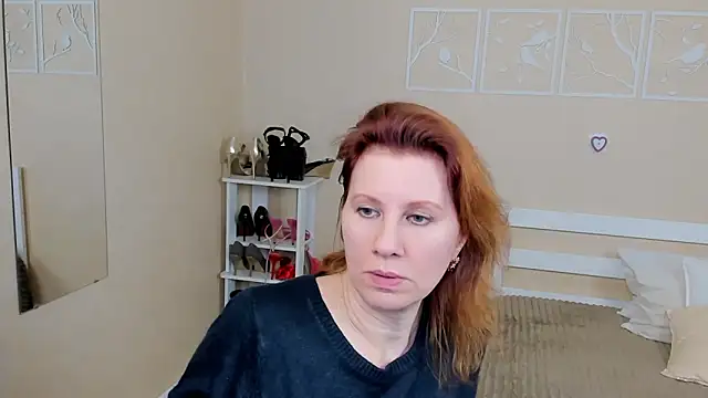 FoxySophia online show from 02-18-25, 03:43