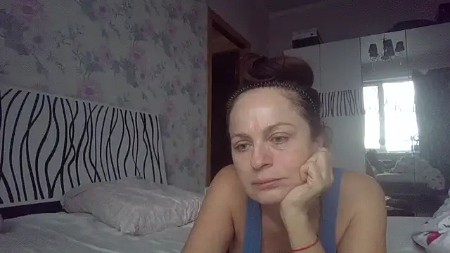 LindaStarS online show from 12-14-25, 07:03