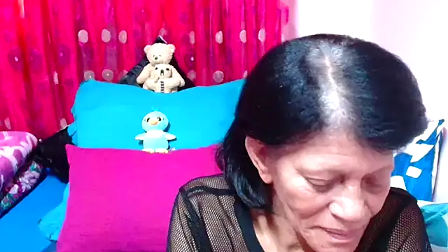 SLUTTYROXY online show from 10-17-25, 06:38