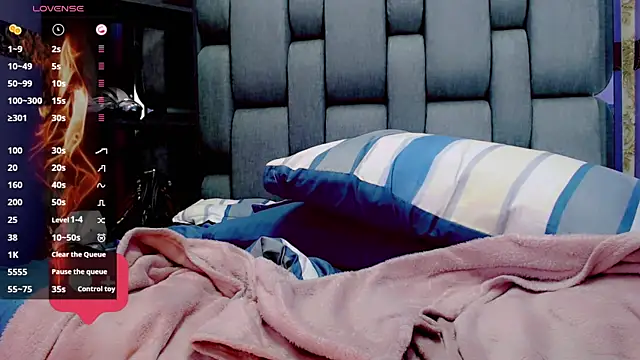 Snapshot of susan_hicks chatting on 03-04-25, 06:50 susan hicks online show from 03-04-25, 06:50