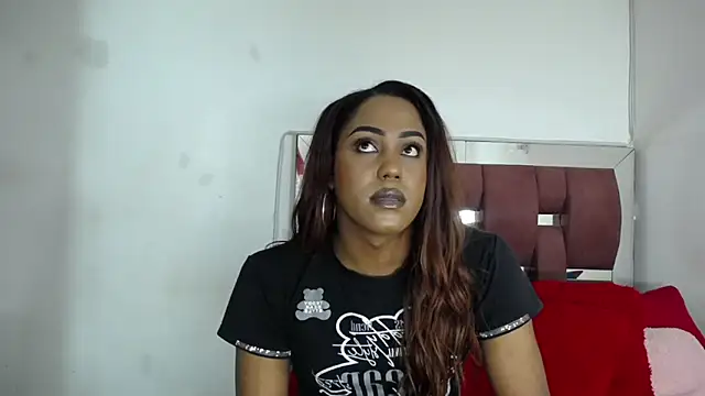 LoraineBigCockTs online show from 09-27-25, 08:14