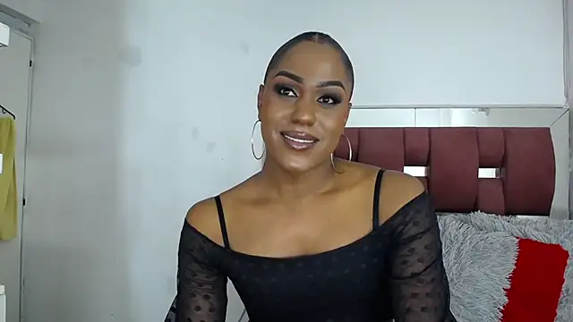 Snapshot of LoraineBigCockTs chatting on 11-17-25, 08:47 LoraineBigCockTs online show from 11-17-25, 08:47