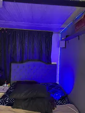 yanza2002 online show from 10-27-25, 11:09