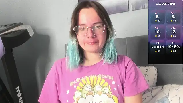 MilaniaCute online show from 10-17-25, 06:21