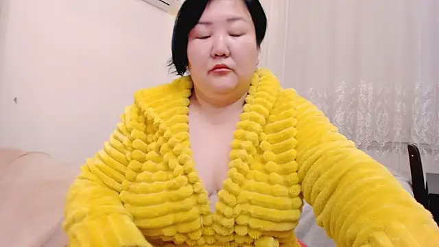 Snapshot of pussygold88 chatting on 11-11-25, 01:11 pussygold88 online show from 11-11-25, 01:11