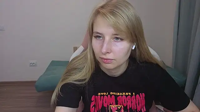 Snapshot of Jessy_Ginger chatting on 11-13-25, 04:28 Jessy Ginger online show from 11-13-25, 04:28