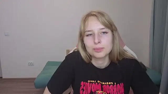 Snapshot of Jessy_Ginger chatting on 11-14-25, 01:21 Jessy Ginger online show from 11-14-25, 01:21