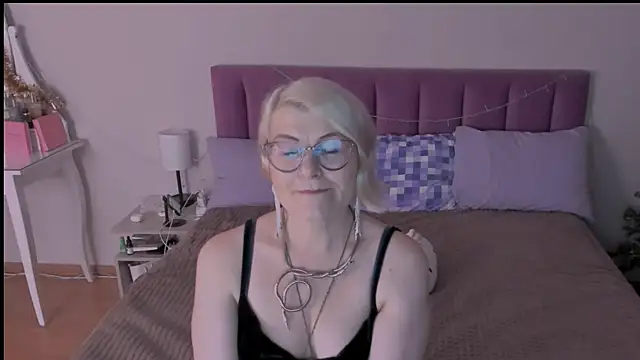 sabrinamacmarren online show from 01-12-25, 06:27
