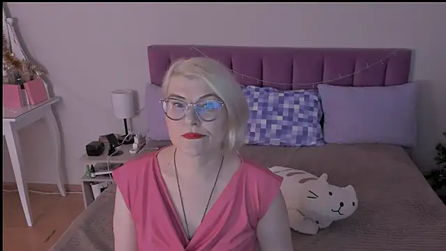 sabrinamacmarren online show from 01-17-25, 01:24