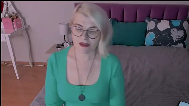 sabrinamacmarren online show from 01-22-25, 03:07