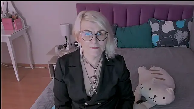 sabrinamacmarren online show from 01-23-25, 05:21