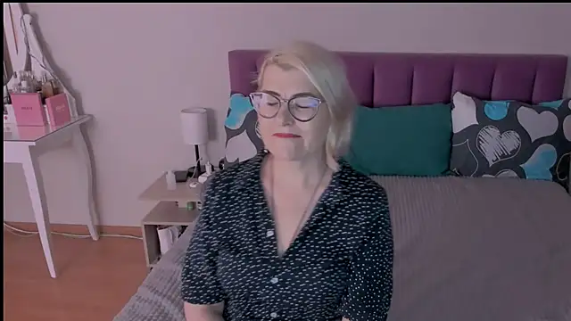 sabrinamacmarren online show from 01-25-25, 03:30