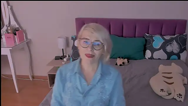 sabrinamacmarren online show from 01-28-25, 12:00