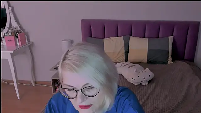 sabrinamacmarren online show from 02-01-25, 04:11