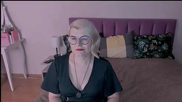 sabrinamacmarren online show from 02-02-25, 04:22