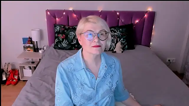 sabrinamacmarren online show from 01-15-26, 04:22