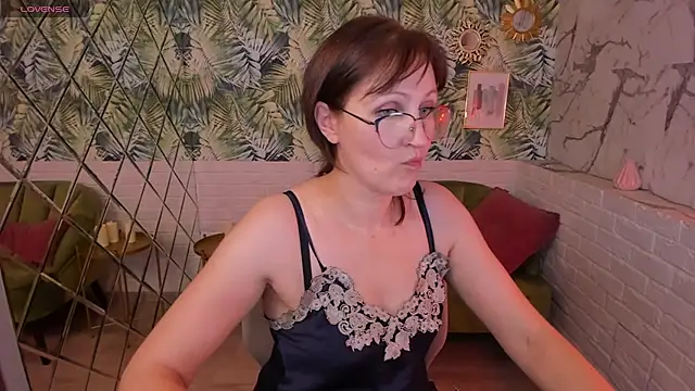 Paris Cherry online show from 12-20-24, 11:37