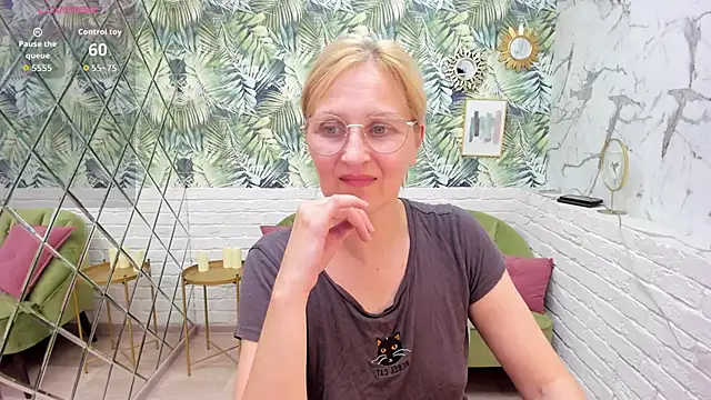Paris Cherry online show from 09-14-25, 08:41