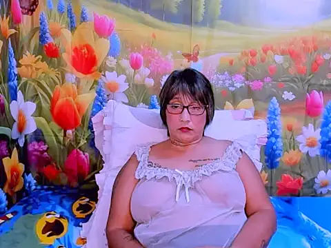 Snapshot of indianroxy chatting on 10-08-25, 06:16 indianroxy online show from 10-08-25, 06:16