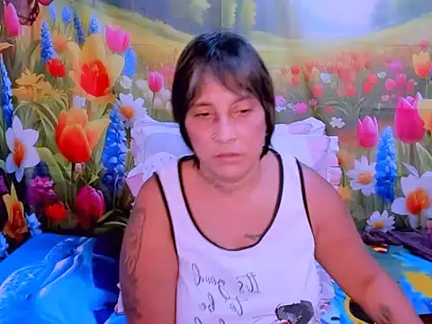 Snapshot of indianroxy chatting on 10-17-25, 05:54 indianroxy online show from 10-17-25, 05:54