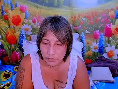 Snapshot of indianroxy chatting on 11-12-25, 04:51 indianroxy online show from 11-12-25, 04:51