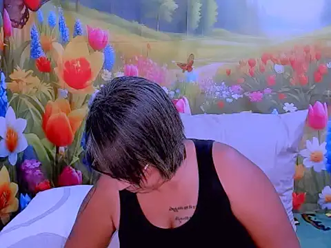 Snapshot of indianroxy chatting on 11-15-25, 06:48 indianroxy online show from 11-15-25, 06:48