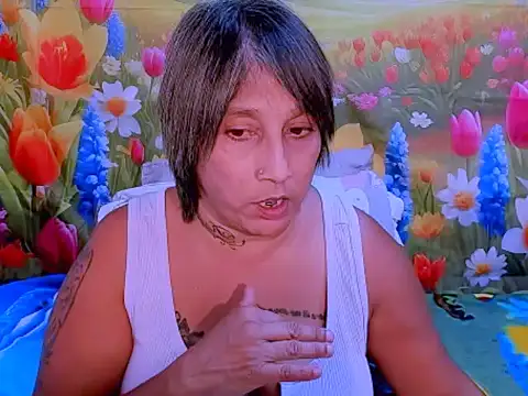 Snapshot of indianroxy chatting on 11-18-25, 04:44 indianroxy online show from 11-18-25, 04:44