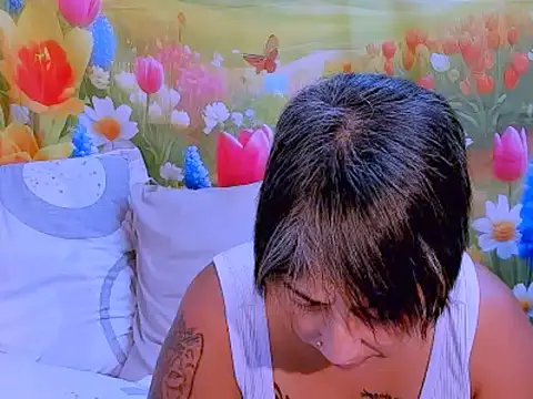 Snapshot of indianroxy chatting on 11-19-25, 07:08 indianroxy online show from 11-19-25, 07:08