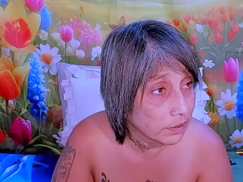 Snapshot of indianroxy chatting on 11-19-25, 08:20 indianroxy online show from 11-19-25, 08:20