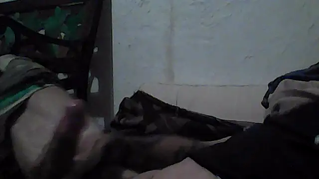 Snapshot of mikeylong chatting on 11-02-25, 08:39 mikeylong online show from 11-02-25, 08:39