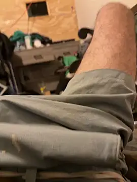 Snapshot of mikeylong chatting on 11-15-25, 10:59 mikeylong online show from 11-15-25, 10:59