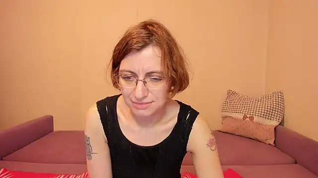 MarilynDream online show from 10-27-25, 10:25