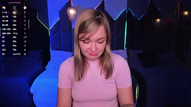 BellaDreamy online show from 10-17-25, 05:21