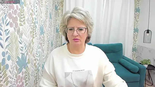 EvelynJoyful online show from 03-10-25, 08:15