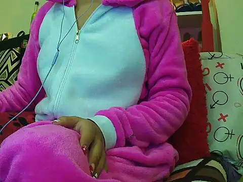 Snapshot of pamelasophia19 chatting on 12-27-24, 01:07 pamelasophia19 online show from 12-27-24, 01:07