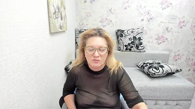 Snapshot of LeaPure chatting on 01-21-25, 10:19 LeaPure online show from 01-21-25, 10:19