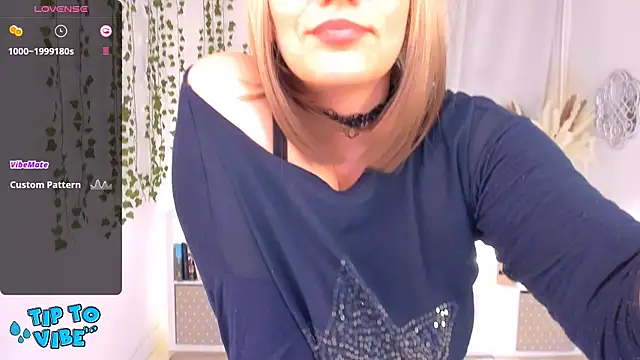 Snapshot of JillSpacey chatting on 03-10-25, 01:45 JillSpacey online show from 03-10-25, 01:45