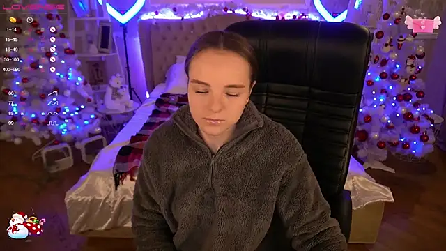 FoxyShy online show from 12-18-24, 01:02