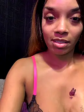 Snapshot of Rakiyahcharms chatting on 10-28-25, 09:28 Rakiyahcharms online show from 10-28-25, 09:28